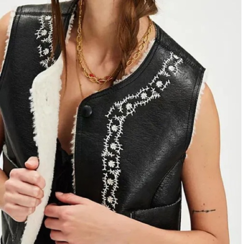FREE PEOPLE Travelers Faux Leather Vest size small - Picture 4 of 13